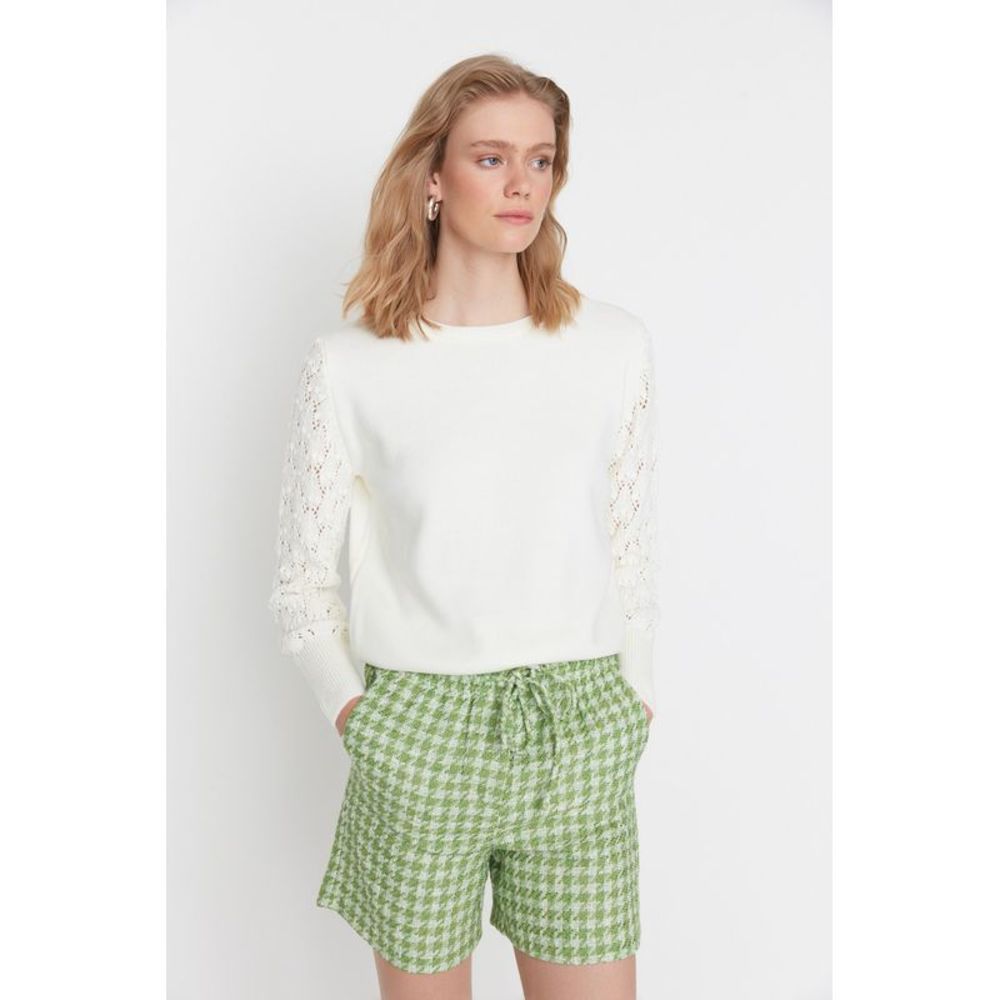 NWT Trendyol Women Regular Crew neck Knitwear Sweater